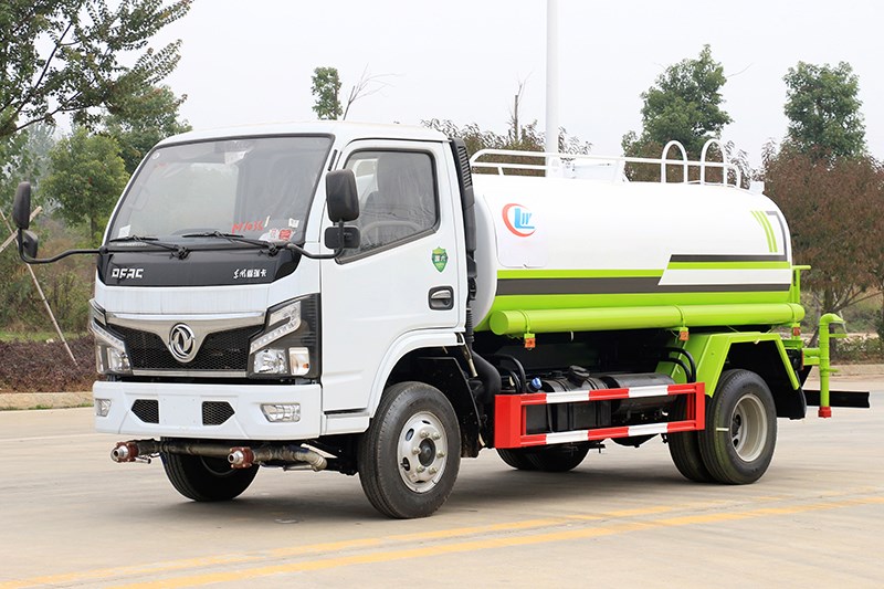 國(guó)六東風(fēng)小福瑞卡5噸灑水車(chē)