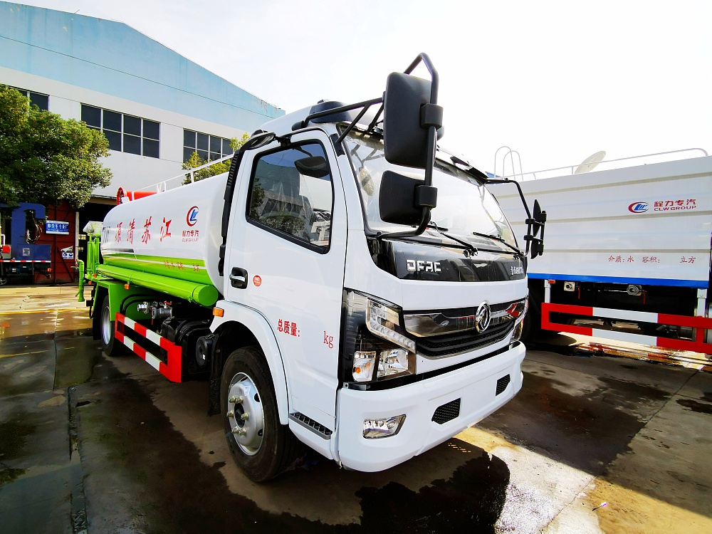 東風(fēng)大多利卡9方霧炮車