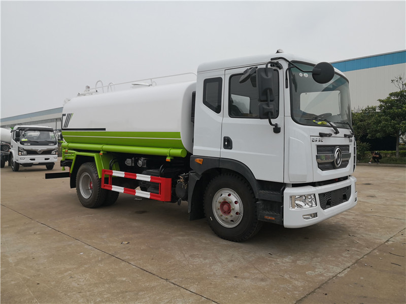 國(guó)六東風(fēng)多利卡D9 12噸灑水車