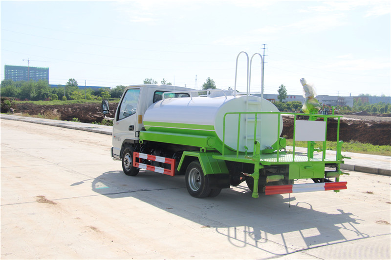 國(guó)六凱馬3方灑水車(chē)汽油版